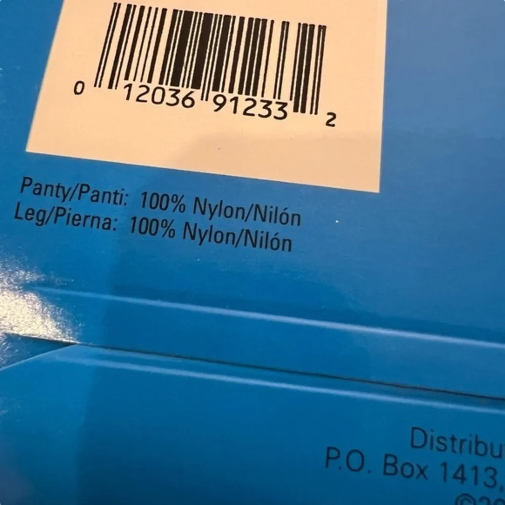 Hanes Day Sheer Non Control‎ Top Little Color (Beige) Pantyhose Size CD NIP 2004